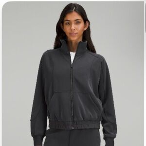 Lululemon brushed softstream Women's 6 Charcoal EXCELLENT CONDITION NEW w/O TAG